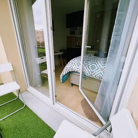 Entre & Paris Proche Lacs Apartment